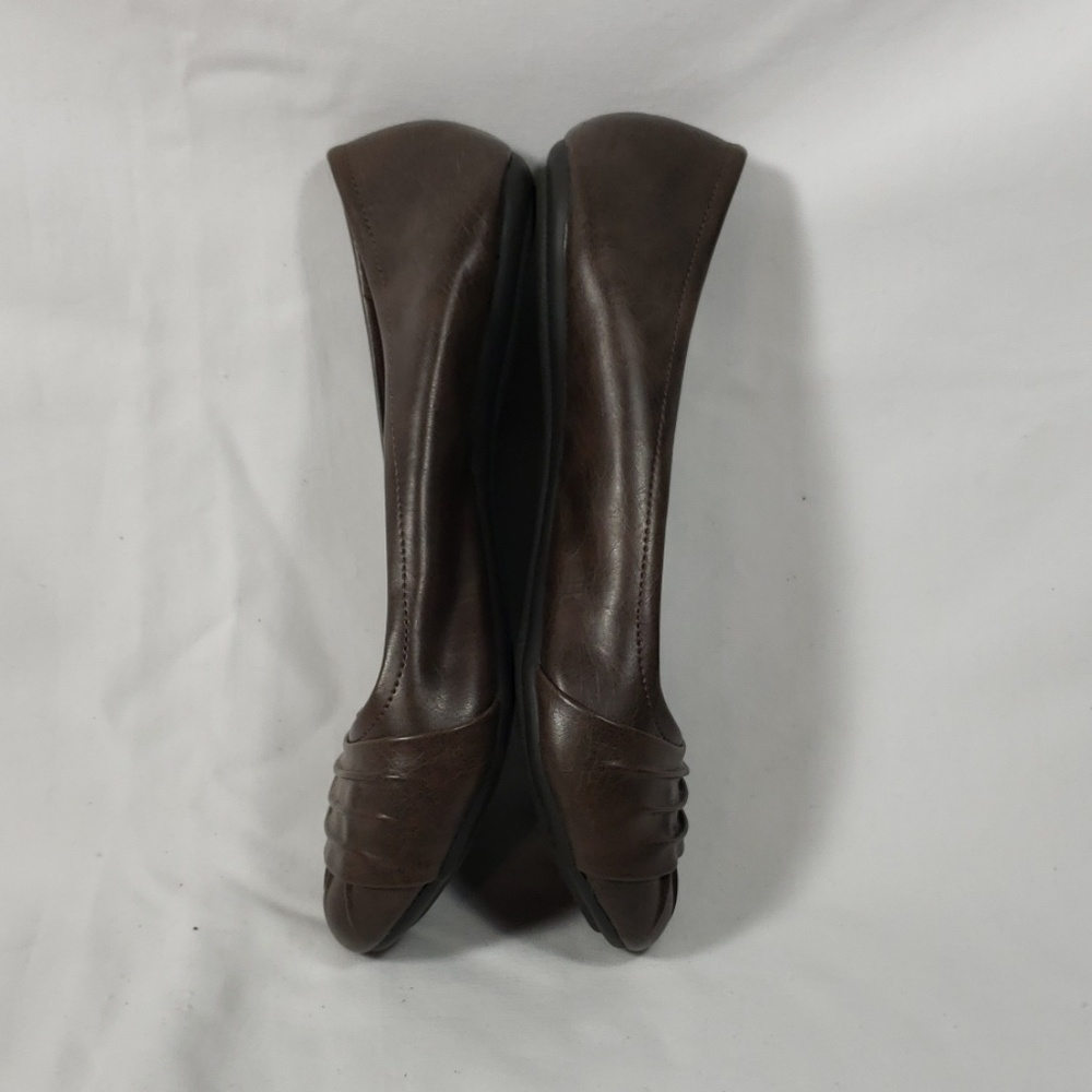 Shoes - Picture 6 of 7